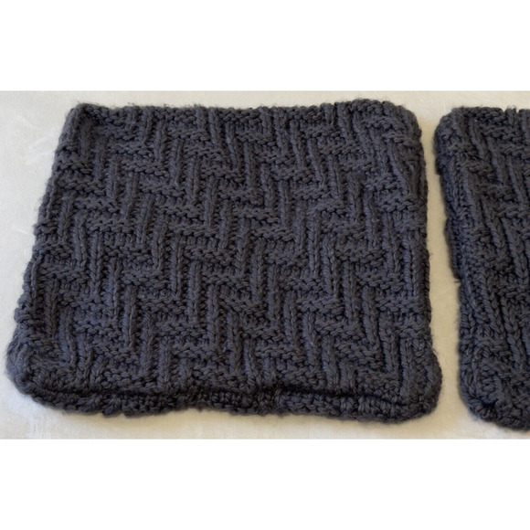 West Elm Lutz & Patmos 20"x20" Pillow Covers Cable Knit Dark Gray Set of 2 - Picture 4 of 10